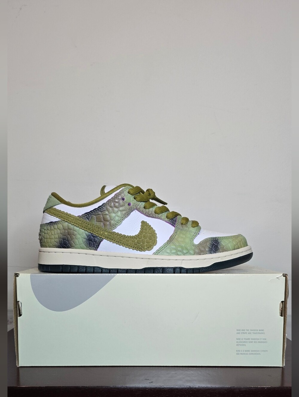 Nike Kids Low-Top Sneakers in Olive Green and White with Textured Swoosh